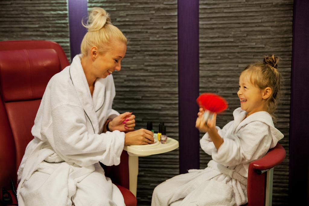 Hotel Lidia Spa & Wellness Darlowko Ngoại thất bức ảnh